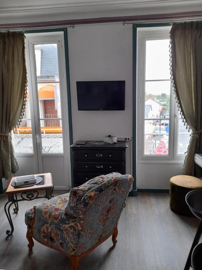 Le Dingson Apartment อาร์โรม็องเชอเลส์แบ็ง ภายนอก รูปภาพ